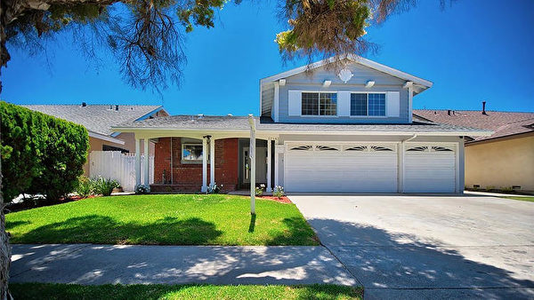 12342 Edgefield St.改建的两层楼房,售价79.85万美元